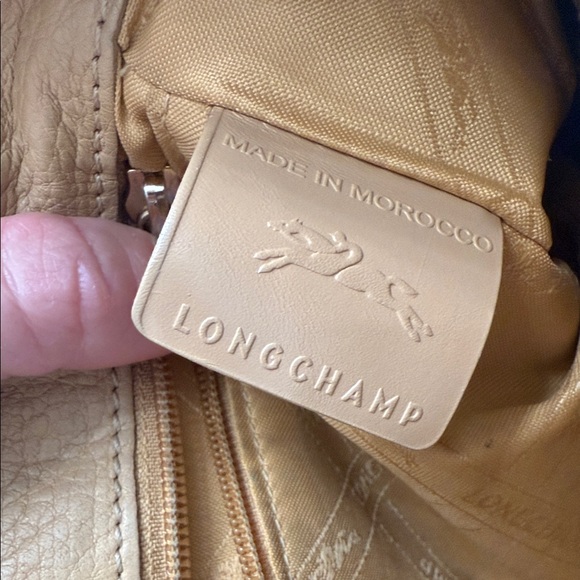 Elegant Longchamp Tan Leather Crossbody Bag - Picture 14 of 16